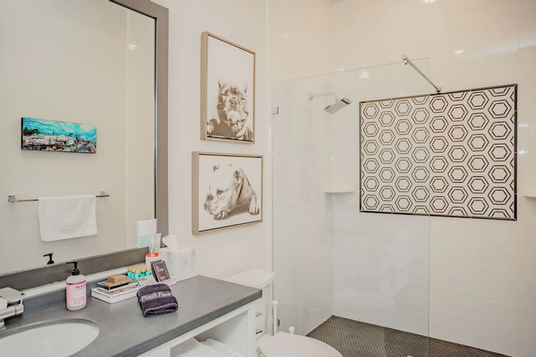Bathroom 29