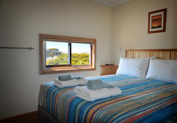 Bedroom 2, Ceduna Shelly Beach Caravan Park, Ceduna