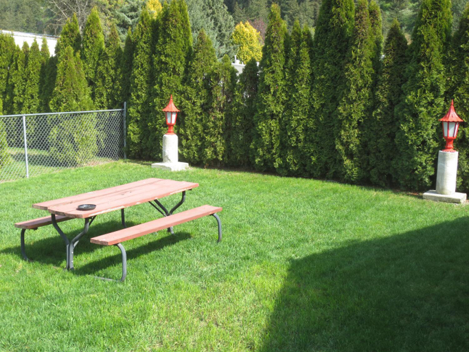 Others 5, Overlander Motel, Thompson-Nicola