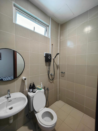 Bathroom 3, Barnett Georgetown Near Island Hospital Room 2, Pulau Penang