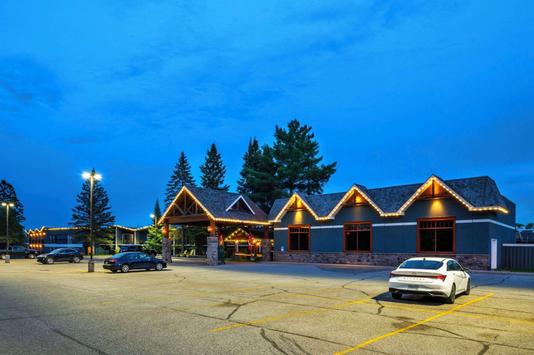 Exterior & Views 2, Hidden Valley Resort, an Ascend Collection Resort, Muskoka