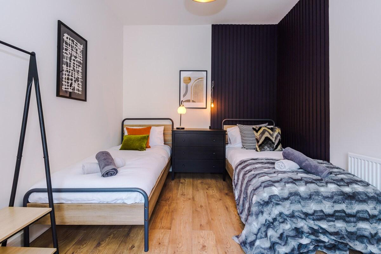 Others 3, Four Bedroom Urban Home hosted by MCR Dens, Manchester