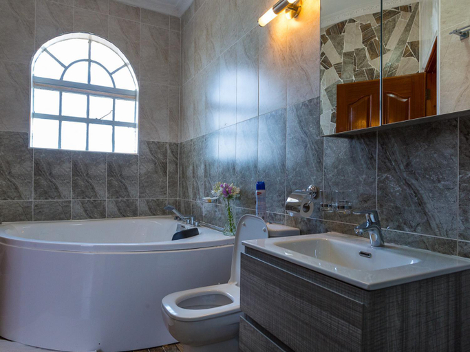 Bathroom 2, comfort Gardens Sweetwaters Nanyuki, Laikipia North