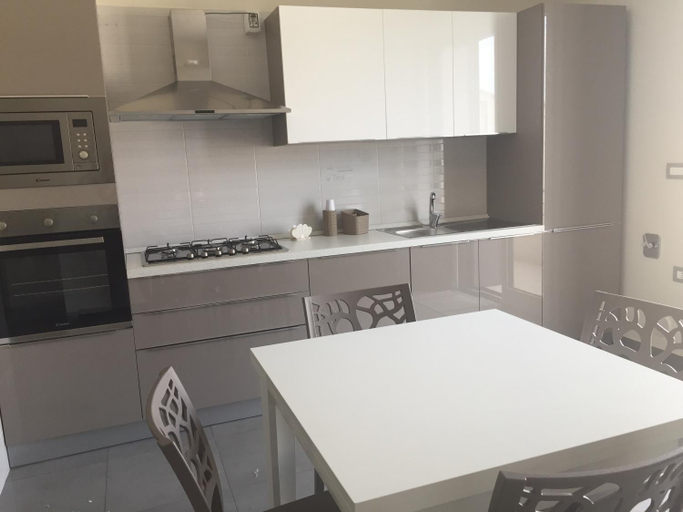 Others 3, house231, Taranto