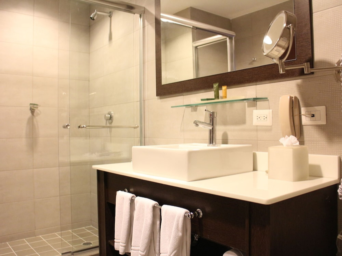 Bathroom 3, TRYP by Wyndham Panama Centro, Panamá