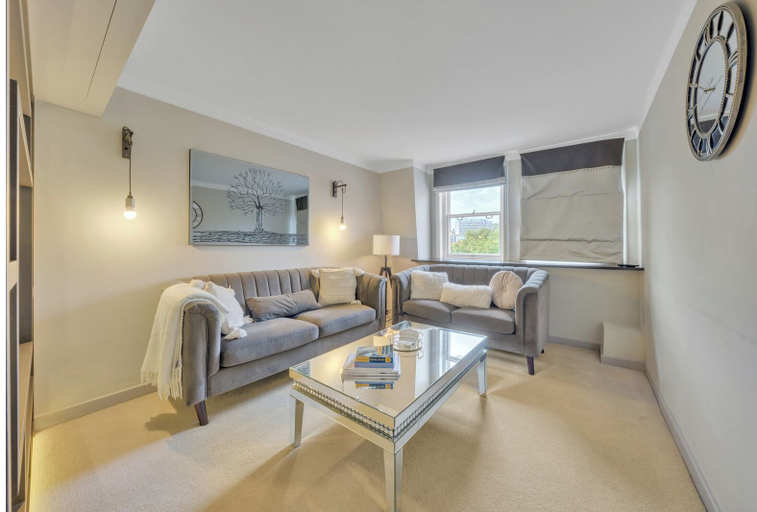 Others 5, The Hans Residences, London