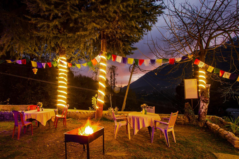 Food & Drinks, Tales N Trails, Kullu