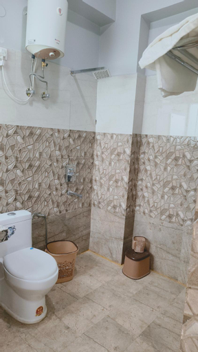 Bathroom 7