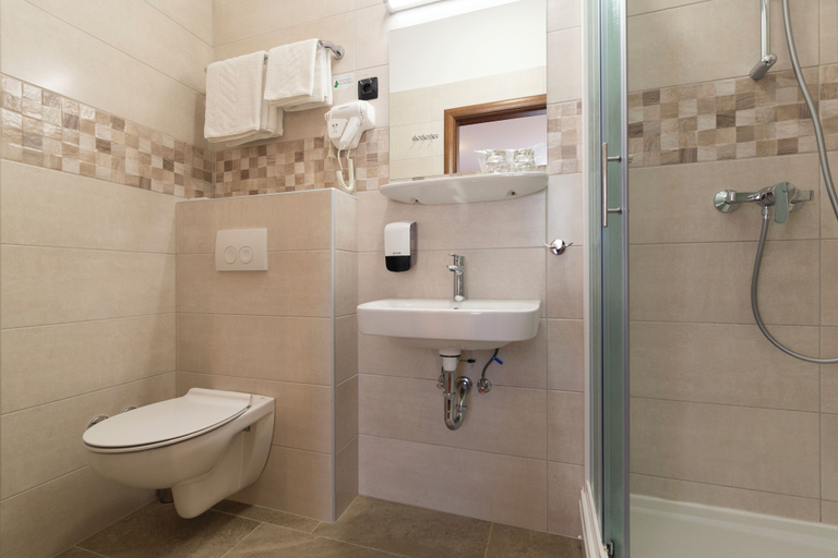Bathroom 4, Hotel Continental, Rijeka