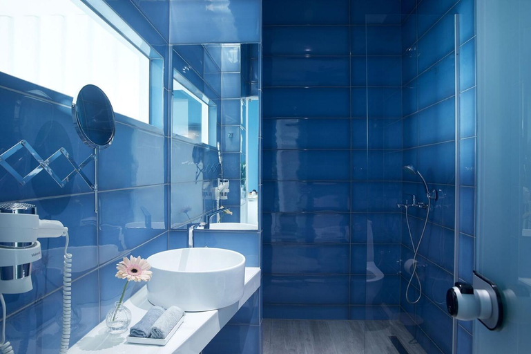 Bathroom 5, Alkyonis, Central Macedonia