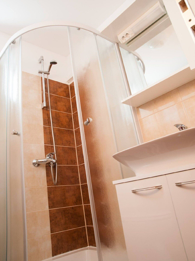 Bathroom 3, Apartments Paula, Tisno