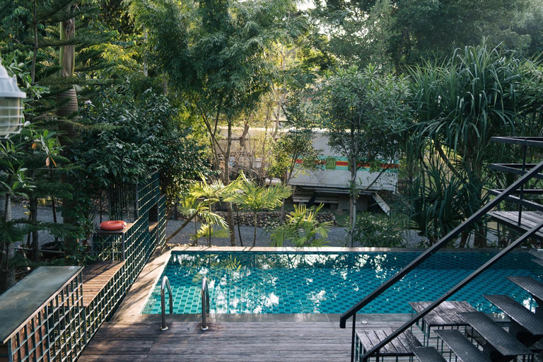Swimming Pool 16