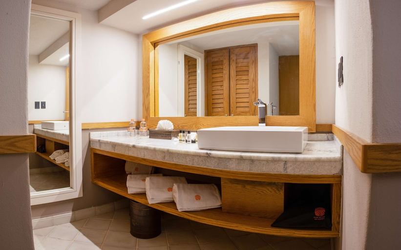 Bathroom 4, Hacienda Jurica by Brisas, Querétaro