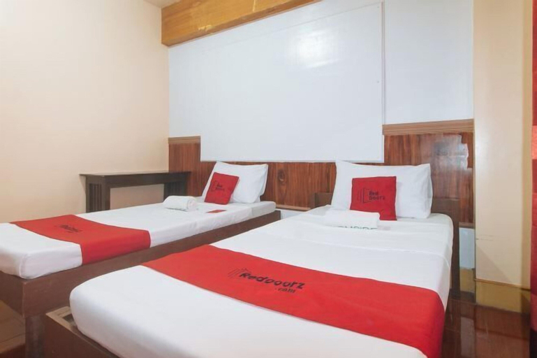 Bedroom 3, RedDoorz @ Farm Side Hotel Laoag City, San Nicolas