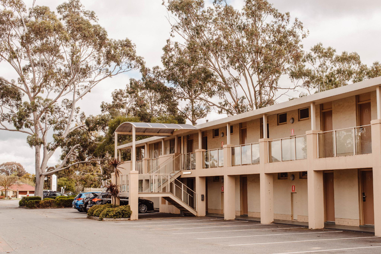 Exterior 1