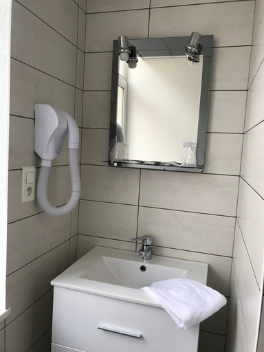 Bathroom 3, Hôtel de la Basilique, Vosges