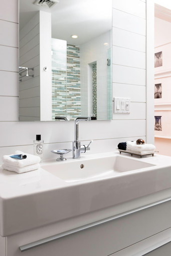 Bathroom 11