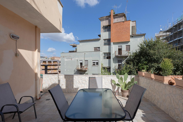 Others 4, Appartamento con terrazza vicino al Vaticano, Rome