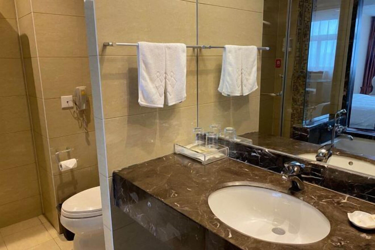 Bathroom 3, Wenfeng City Hotel, Nantong