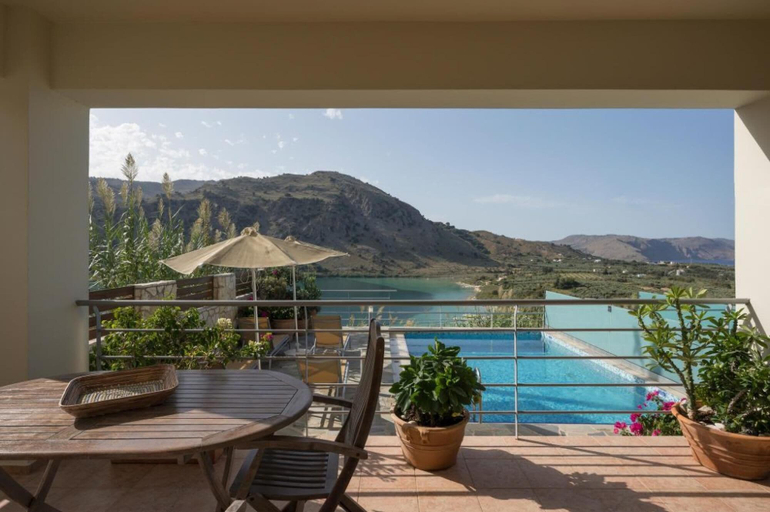Room 2, Villa Dafni Panoramic Lake View, Crete