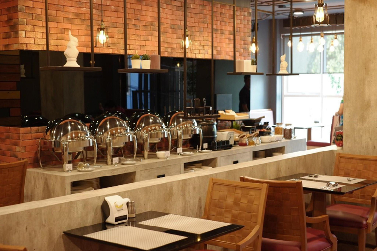 Food & Drinks 5, The Sunreno Hotel SHA, Khlong San