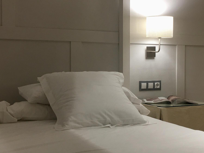 Bedroom 2, Hotel Valdecoro, Cantabria