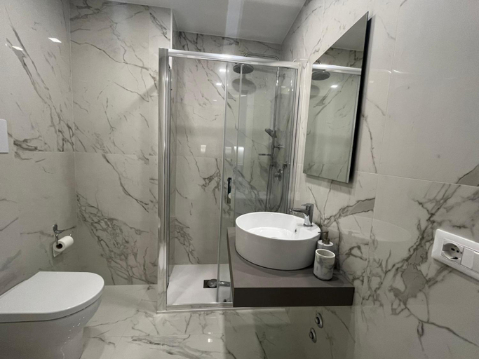 Bathroom 2, B&B DEA Gela, Caltanissetta