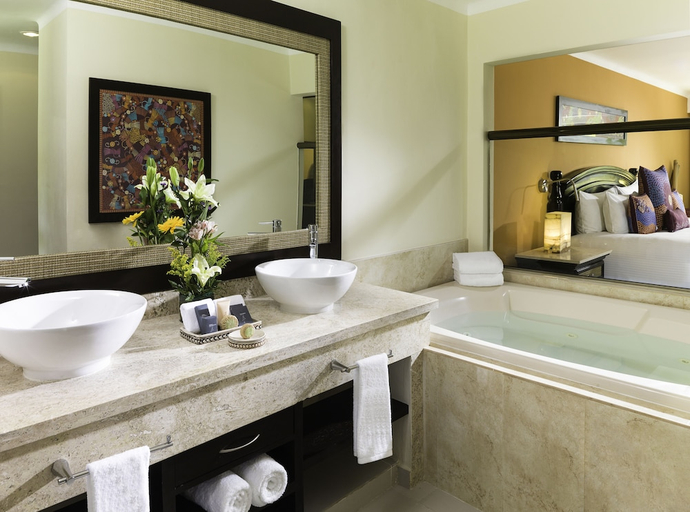Bathroom 5, El Dorado Royale Spa Resort - All Inclusive, Cozumel