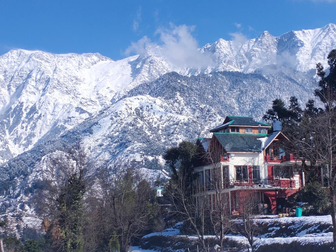 Others 5, Naddi Castle, Kangra