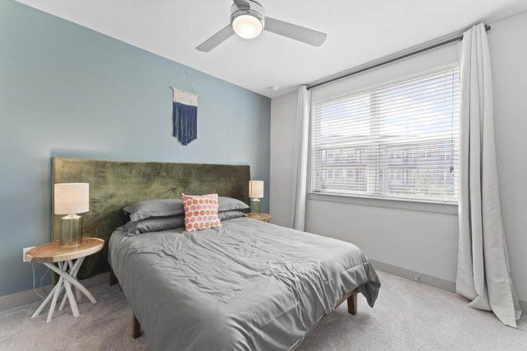 Bedroom 3, Airy 1BR King Suite Close to Downtown w Fast Wifi, Travis