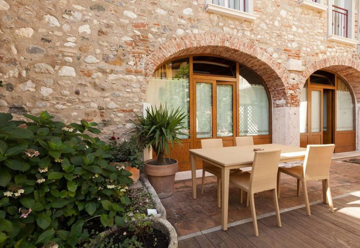 Room 5, Barchi Resort Apartments Suites Villa Castello - Patio Villa Castello, Brescia