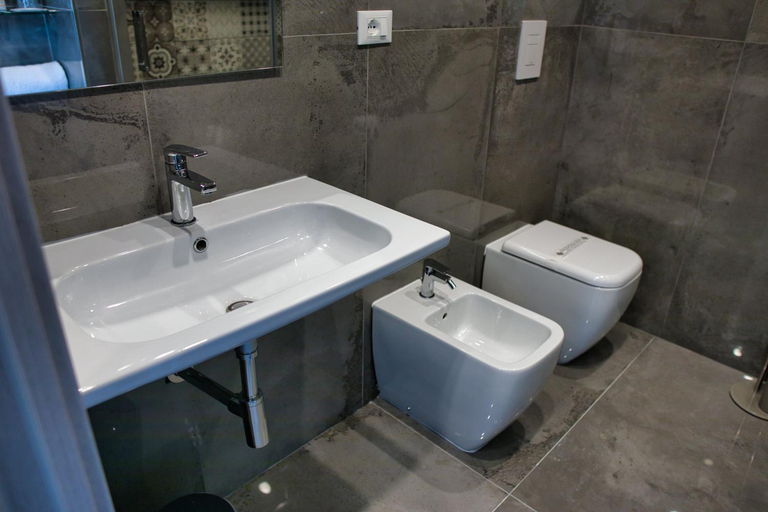 Bathroom 3, WeRooms, Salerno