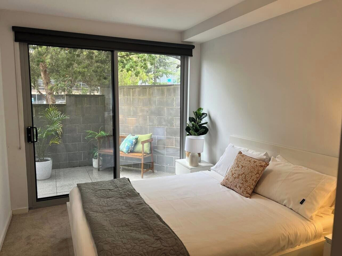 Bedroom 2, Centrepoint Units Heidelberg, Melbourne
