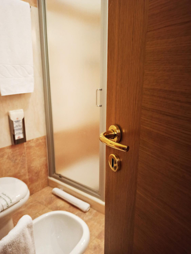 Bathroom 4, Hotel Naitendi, Lecce