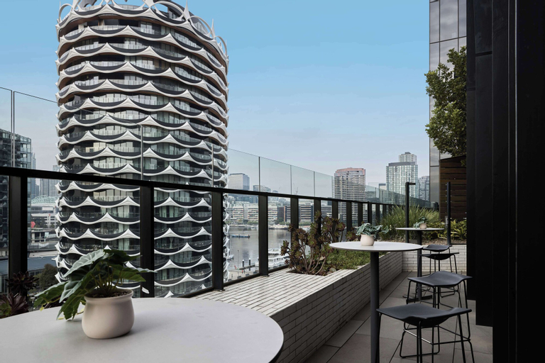 Exterior & Views 22