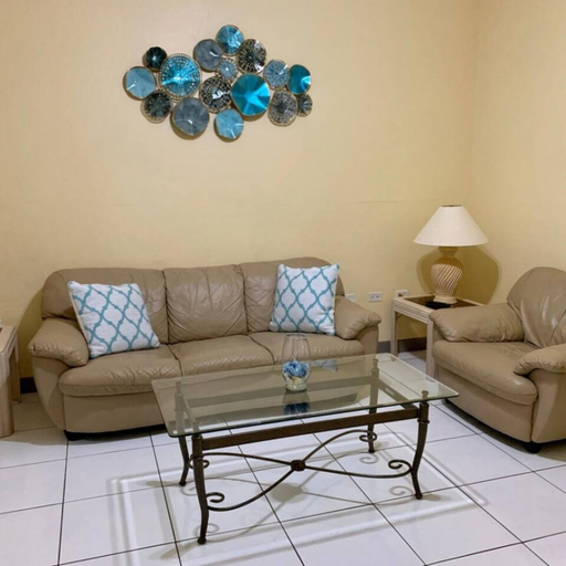 Room 3, S2 BP Steps to Beach Entire Apartment