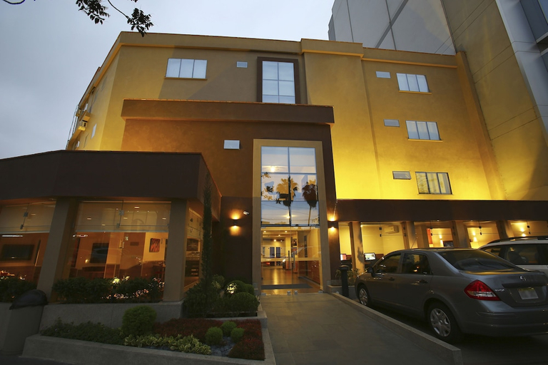 Exterior & Views