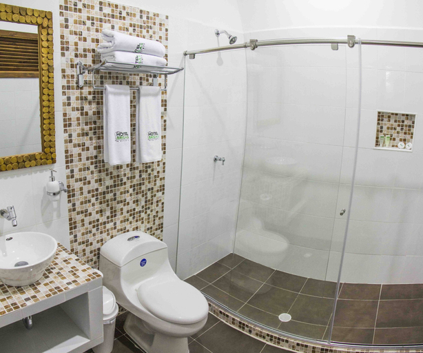 Bathroom 4, Hotel Brisas la Gaviota Mariquita-Tolima, San Sebastian de Mariquita