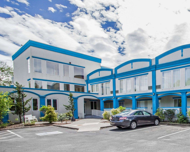 Exterior & Views 2, Econo Lodge Inn & Suites Old Saybrook Westbrook, Middlesex