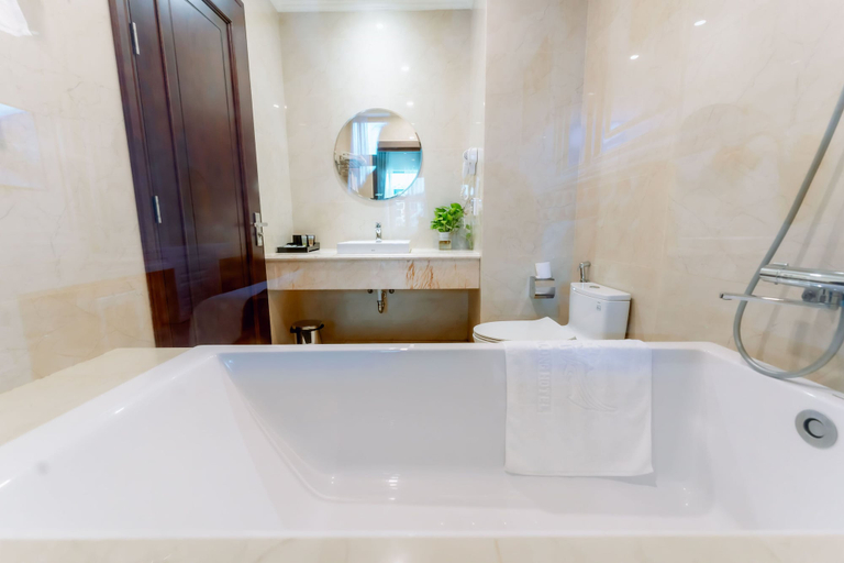 Bathroom 3, New Ha Long Hotel, Hạ Long