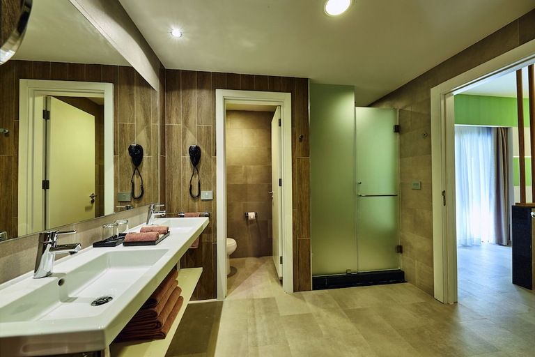 Bathroom 4, Hotel RIU Tequila All Inclusive, Cozumel