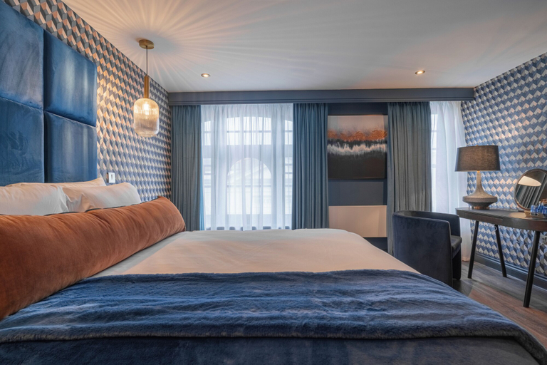 Bedroom 2, Howfield Hotel, Merthyr Tydfil