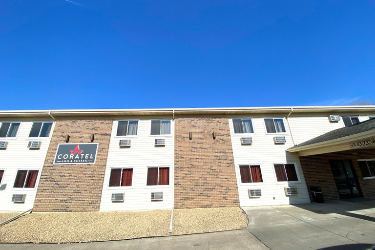 Exterior & Views, Sky-Palace Inn & Suites Hastings, Dakota