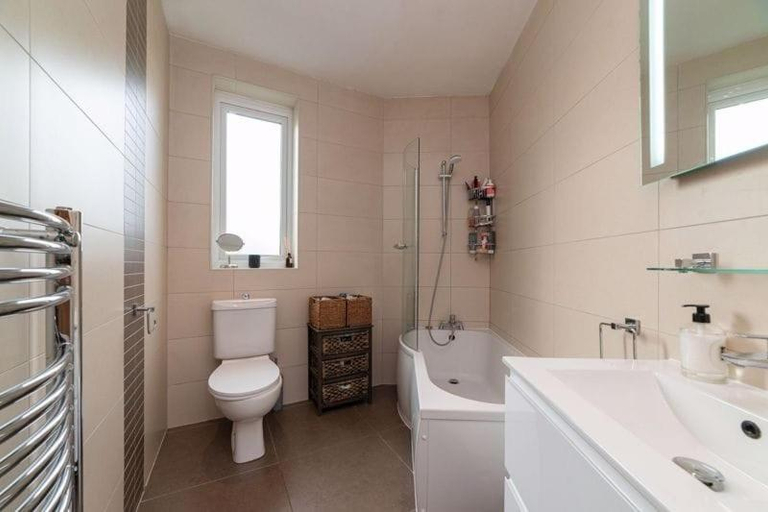 Bathroom 3, Deluxe Camden Apartment, London