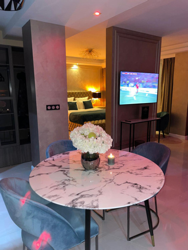 Dining Room 9