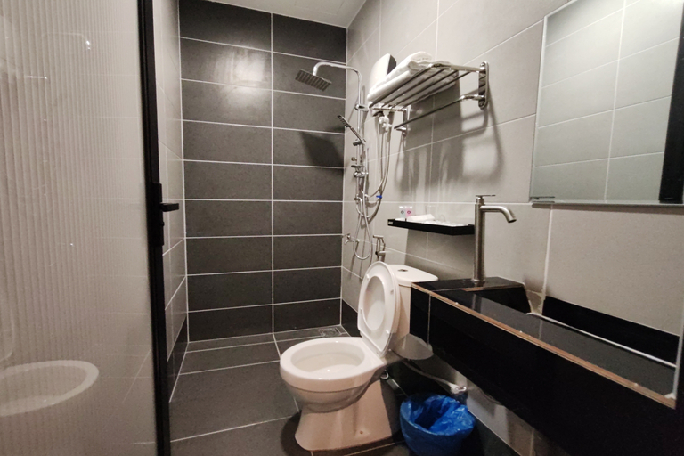 Bathroom 26