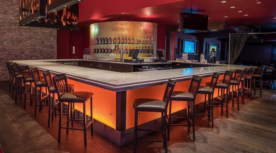Food & Drinks 5, Grey Eagle Resort, Division No. 6