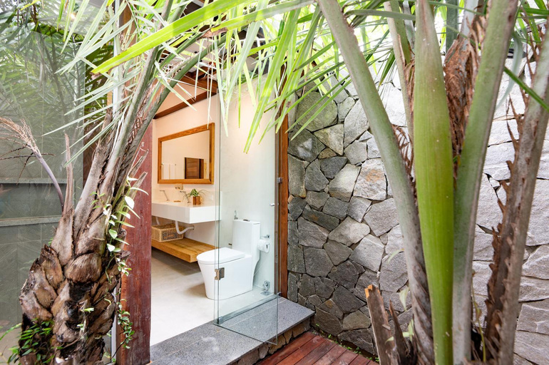 Bathroom 2, Colibri Beach Villas, Cairu