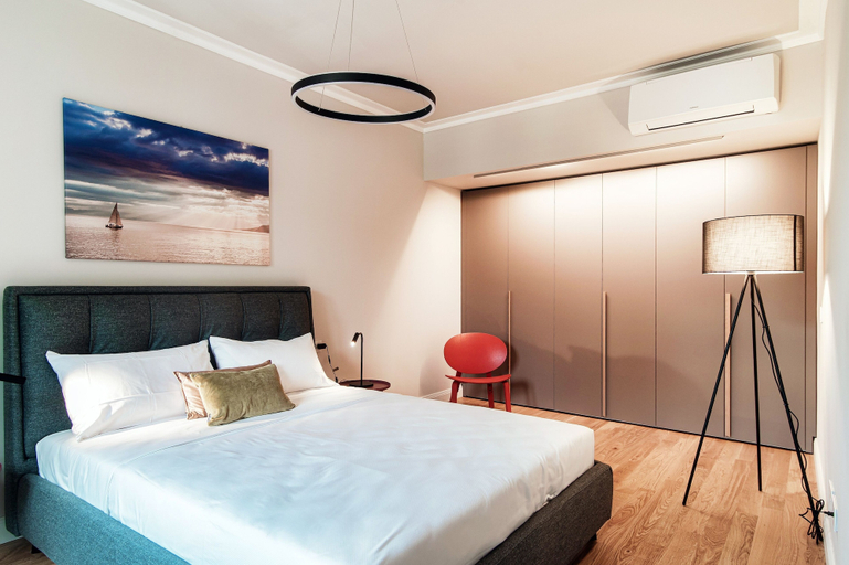 Room 2, Marinetti Suite 7, Como