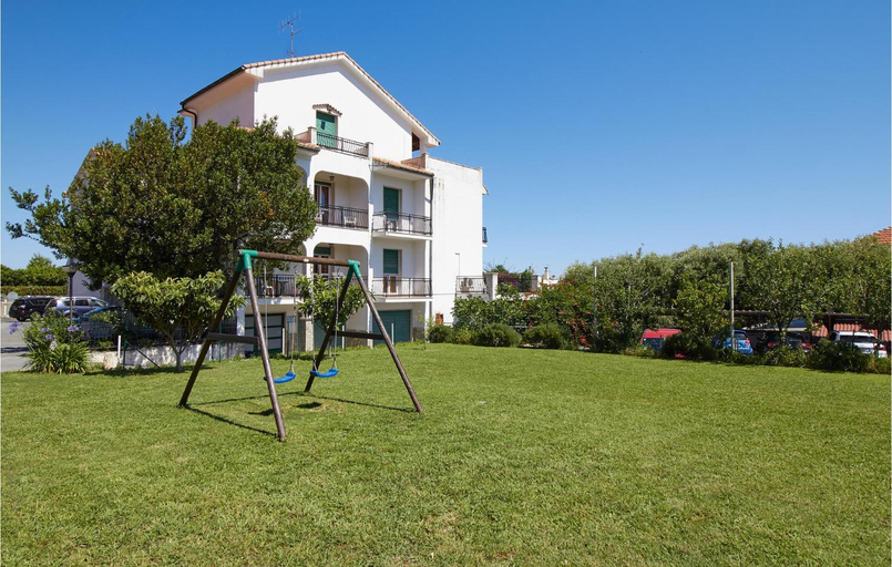 Others 5, Casa Borgo 5, Savona